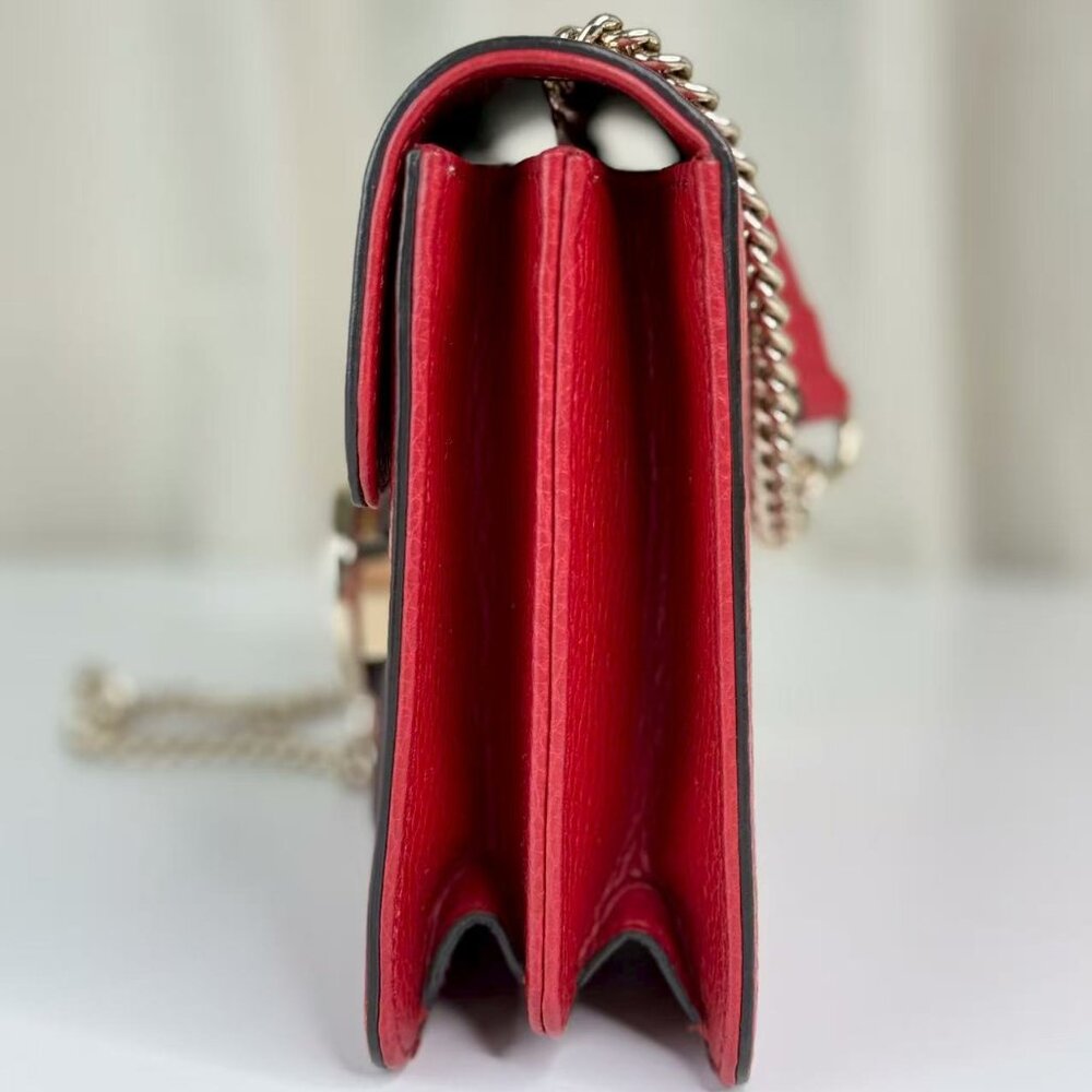 Gucci Red Leather GG Logo Crossbody Bag with Chain Strap & Gold Hardware - Picture 2 of 10